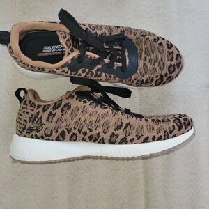 Sketchers Size 10 Leopard Cheetah Animal Print Shoes Bobs Sneakers Shoes Woman